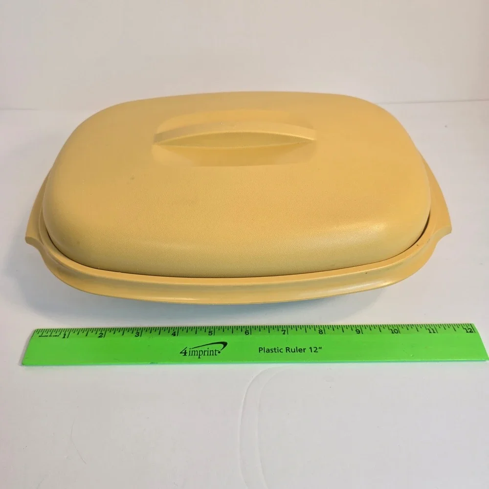 Vintage Tupperware Ultra 21 Roasting Pan Oval Casserole Dish w/ Lid Yellow 12in